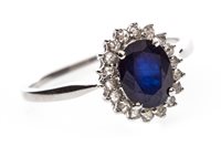 Lot 107 - A SAPPHIRE AND DIAMOND CLUSTER RING