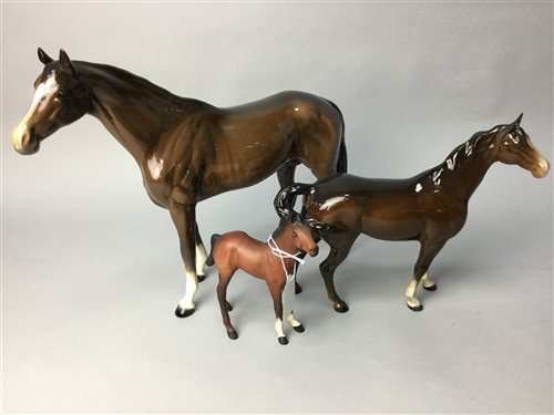 Lot 113 - A LOT OF TWO BESWICK HORSES AND A ROYAL DOULTON HORSE