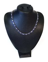 Lot 173 - A SAPPHIRE AND DIAMOND NECKLET