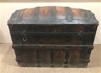 Lot 166 - A TRAVEL TRUNK