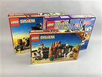 Lot 160 - A LOT OF LEGO