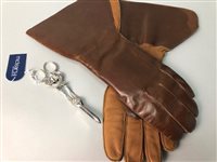 Lot 187 - A PAIR OF LEATHER DRIVING GLOVES AND GRAPE SCISSORS