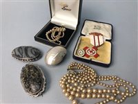 Lot 1 - A LOT OF SCOTTISH VICTORIAN AND OTHER JEWELLERY