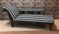 Lot 104 - A CHAISE LOUNGE