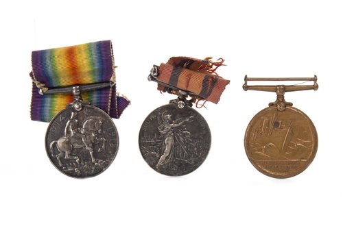 Lot 947 - A SOUTH AFRICA MEDAL WITH TWO CLASPS ALONG WITH TWO WWI MEDALS