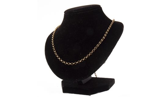 Lot 58 - A CHAIN NECKLACE