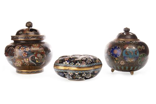 Lot 1027 - A JAPANESE CLOISONNE BOX AND TWO KOROS
