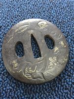 Lot 1031 - A LOT OF JAPANESE BRONZE OBJECTS