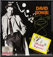 Lot 965 - A DAVID BOWIE VINYL SIGNED BY THE ARTIST