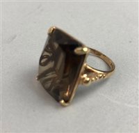 Lot 448 - A SMOKY QUARTZ RING