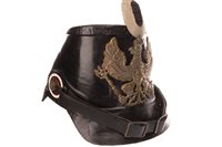 Lot 979 - A PRUSSIAN JAGER ENLISTED LEATHER SHAKO