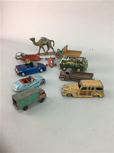 Lot 198 - A LOT OF DINKY AND CORGI DIE CAST MODEL VEHICLES