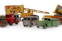 Lot 999 - A DINKY TOYS AUSTIN VAN "NESTLE'S" 471 AND OTHER MODEL VEHICLES