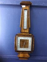 Lot 30 - AN EARLY 20TH CENTURY BAROMETER