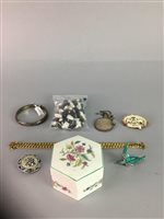 Lot 160 - A COLLECTION OF JEWELLERY