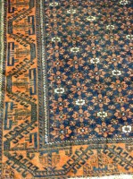 Lot 607 - HAMADAN BORDERED RUG decorated with rows of...