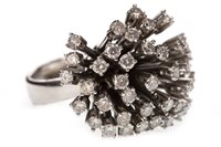 Lot 97 - A DIAMOND CLUSTER RING