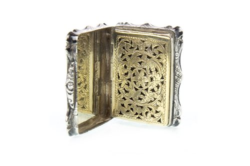Lot 853 - AN ATTRACTIVE VICTORIAN SILVER VINAIGRETTE BY NATHANIEL MILLS