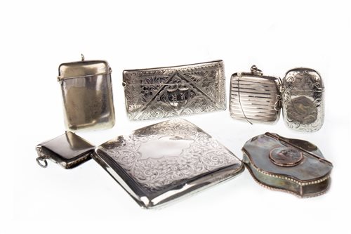 Lot 854 - A LOT OF SILVER AND SILVER PLATED CASES
