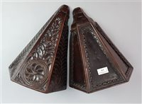 Lot 279 - A LOT OF TWO WEDGE SHAPED WALL BRACKETS