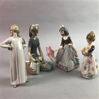 Lot 300 - A LOT OF FOUR LLADRO FIGURES