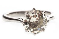 Lot 207 - AN IMPRESSIVE DIAMOND SOLITAIRE RING