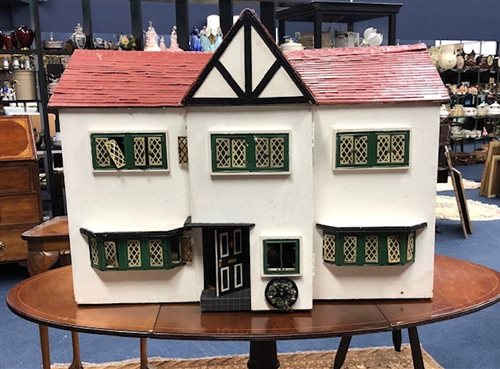 Lot 106 - A MID 20TH CENTURY DOLLS HOUSE