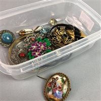 Lot 12 - A LOT OF TWO GOLD PENDANTS, A LOCKET AND OTHER JEWELLERY