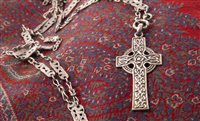 Lot 295 - A RARE ALEXANDER RITCHIE OF IONA SILVER CROSS NECKLACE