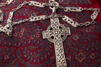 Lot 295 - A RARE ALEXANDER RITCHIE OF IONA SILVER CROSS NECKLACE