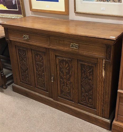 Lot 151 - A VICTORIAN OAK SIDEBOARD