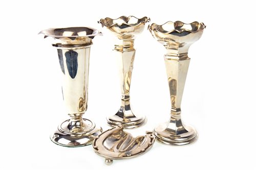 Lot 859 - A LOT OF THREE SILVER FLOWER TRUMPETS WITH A SILVER HORSE SHOE ASHTRAY
