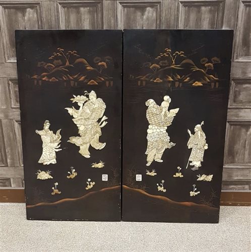 Lot 1099 - A PAIR OF EARLY 20TH CENTURY JAPANESE LACQUERED PANELS