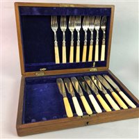Lot 263 - AN OAK CANTEEN OF SILVER PLATED CUTLERY AND OTHER PLATED ITEMS