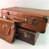 Lot 275 - A VINTAGE BRIEFCASE AND TWO SUITCASES