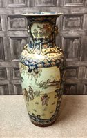 Lot 306 - A LARGE REPRODUCTION JAPANESE VASE