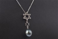 Lot 102A - A BLACK PEARL AND DIAMOND NECKLET