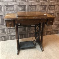 Lot 377 - A SINGER TREADLE SEWING MACHINE