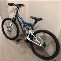 Lot 19 - A MODERN MOUNTAIN BIKE