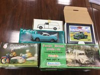 Lot 389 - A LOT OF FIVE MODEL VEHICLES