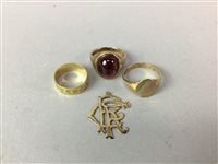 Lot 2 - A GENTS GOLD SIGNET RING AND OTHER JEWELLERY INCLUDING GOLD EXAMPLES