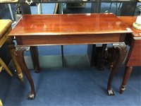 Lot 173 - A MAHOGANY SIDE TABLE