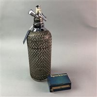 Lot 280 - A VINTAGE SODA SYPHON AND CAPSULE