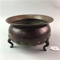 Lot 286 - A CHINESE COPPER CAULDRON