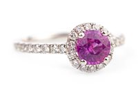 Lot 125 - A PINK SAPPHIRE AND DIAMOND RING