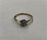 Lot 348 - A DIAMOND SET FLOWER CLUSTER RING