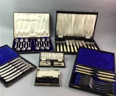 Lot 28 - A LOT OF VARIOUS PLATED CUTLERY