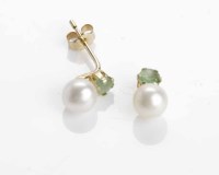 Lot 11 - PAIR OF NINE CARAT GOLD EMERALD AND PEARL STUD...