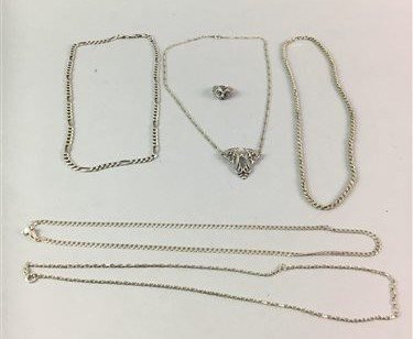 Lot 183 - A SMALL GROUP OF SILVER CHAINS AND A SILVER RING DEPICTING AN OWL
