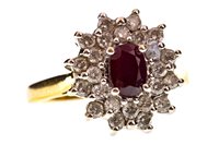 Lot 29 - A RED GEM SET AND DIAMOND FLOWER CLUSTER RING